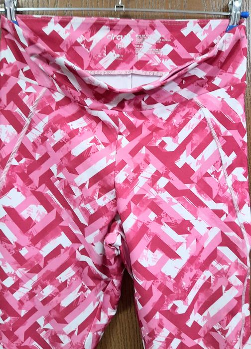 Pantaloni sport damă, Circuit