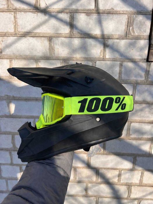 Продавам нови мото, вело и кросови каски.