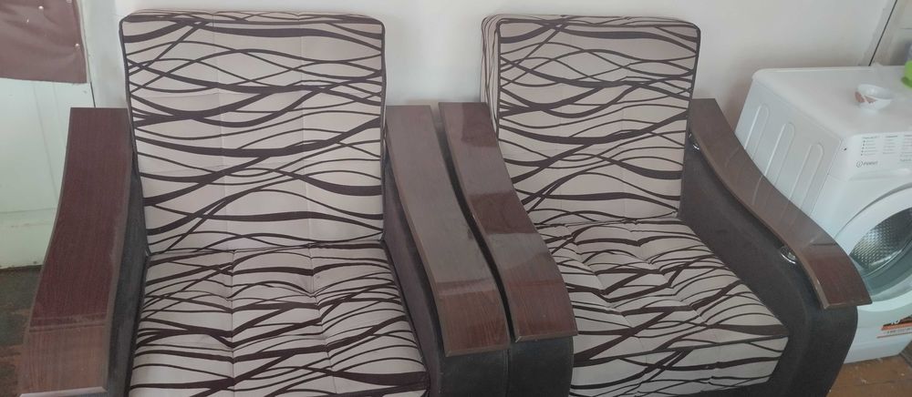 2 Кресла коричневые