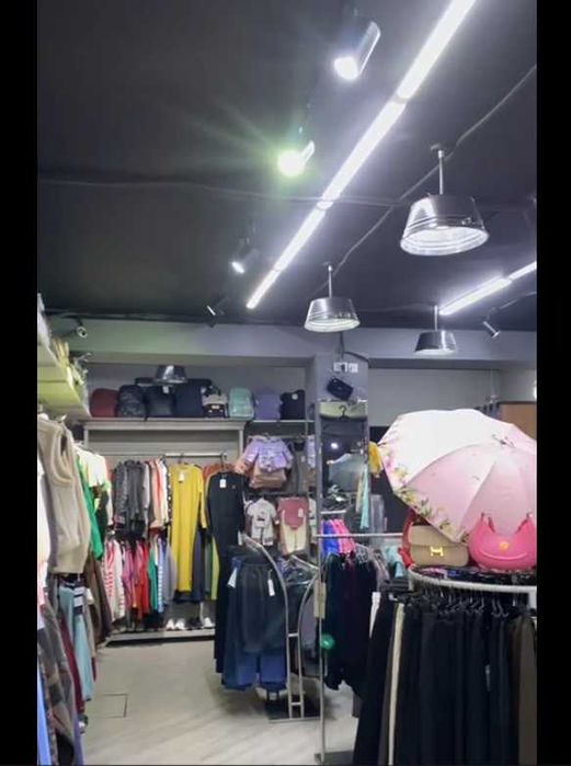 Продам Действующий Бутик Магазин со всем оборуд 1 линия