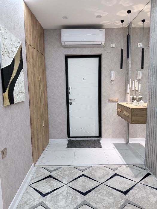 СВОЯ сдам в ценре 2/6/9 квартира Ц4