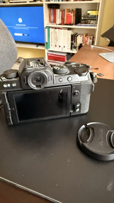 Fujifilm X-S10 с обектив XC 15-45mm