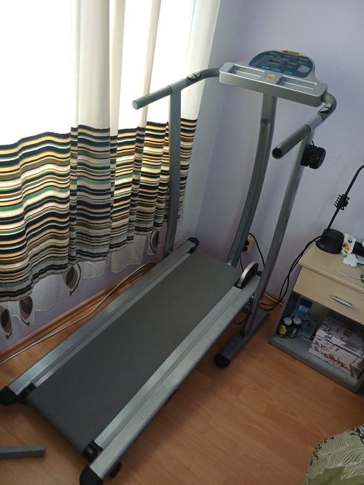 Bandă de alergare fitness, mecanică, compactă – stare foarte bună
