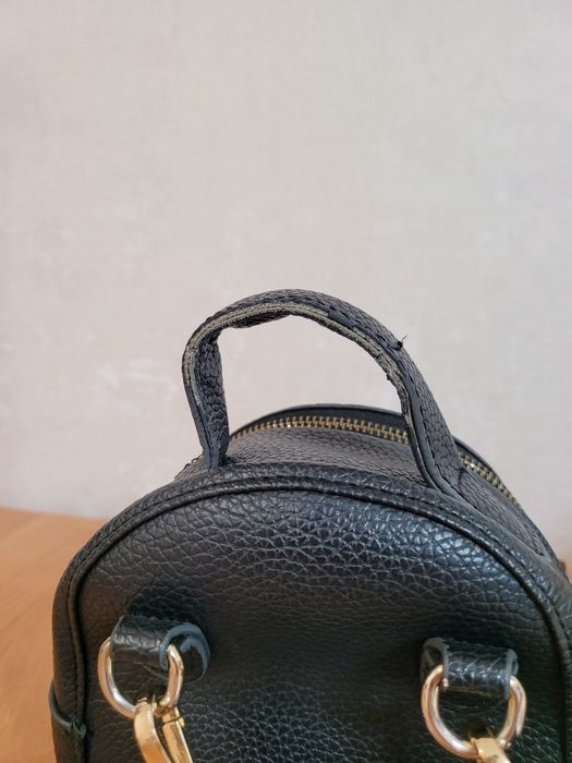 Сумка-рюкзачок чёрная