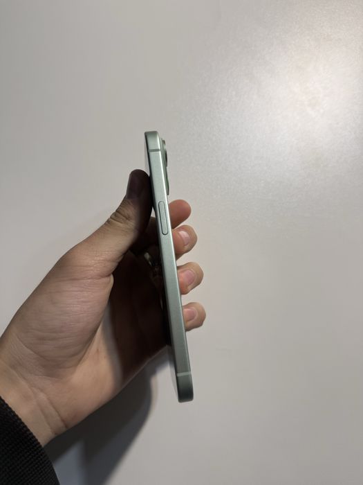 Продам Iphone 15