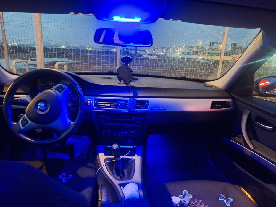 DE VANZARE-BMW seria 3 E90