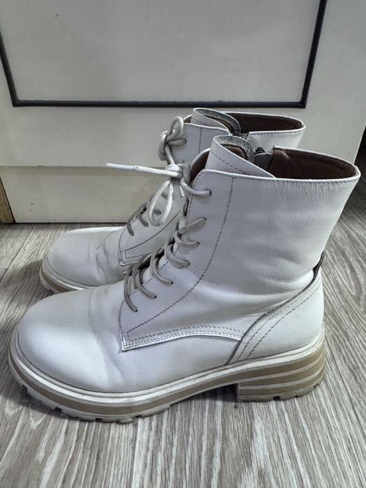 Продам демисезонные ботинки