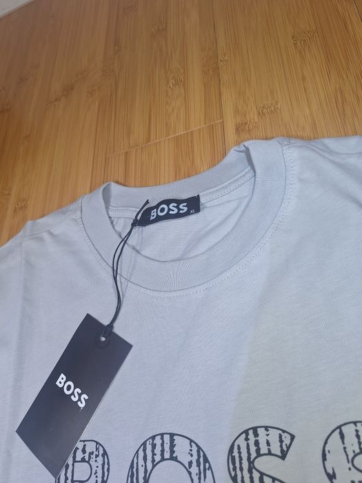 Tricouri Boss noi