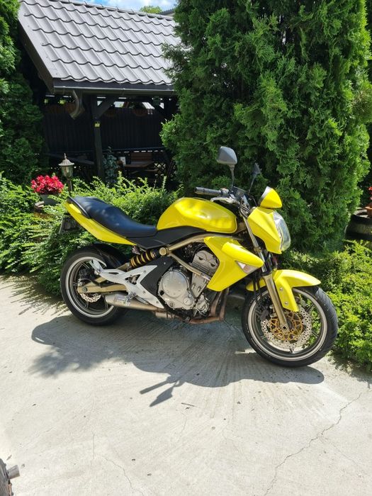 Motocicletă Kawasaki er6n