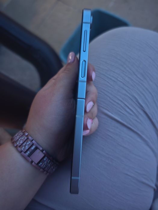 Samsung Galaxy Z Flip 6