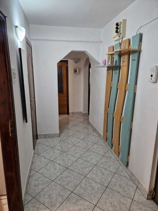 Inchiriez apartament 3 camere Traian