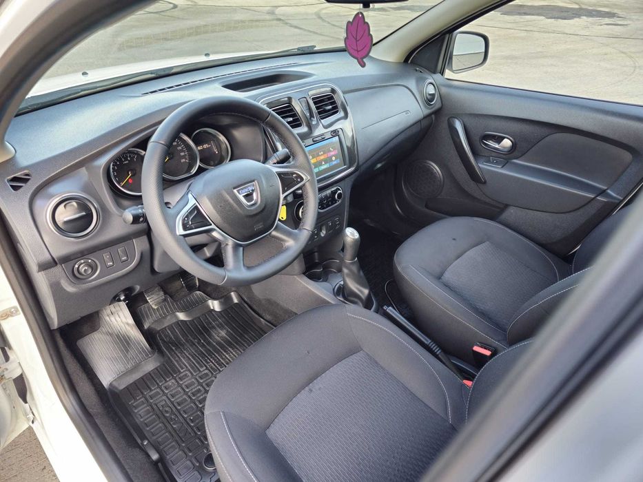 Dacia Logan - prestige plus - serie limitata - 0.9 tce - climatronic / navi / senzori parcare/ pilot/etc