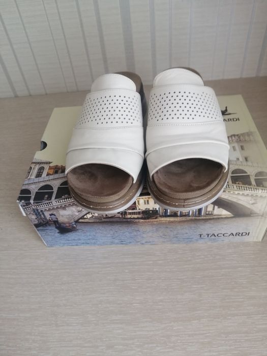 Кожаные босоножки 36 размер