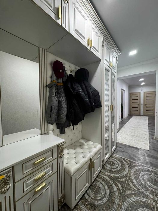 Продам 4х комн кв Батыс