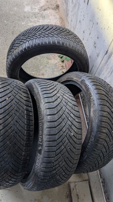 225 45 R19 All season contact 2 continental 
225/45 R19 96W