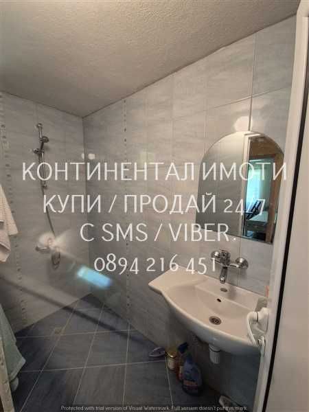 кодл 63060. Триетажна тухлена вила близнак 200м2 с обособен двор 350м2