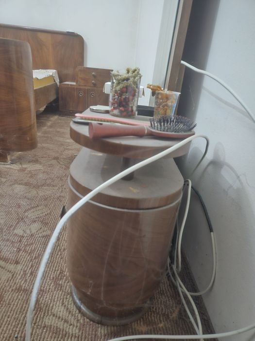 Стара спалня гардероб тоалетка