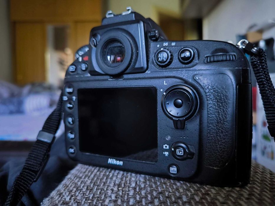 Nikon D800 + obiectiv Nikon 24 - 85 mm + 80-200 F 4.5-5.6