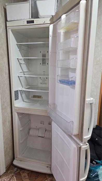 Холодильник LG даухкамерный
