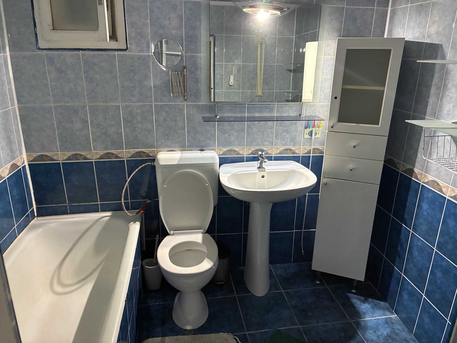 Casa cu 4 camere si depozit