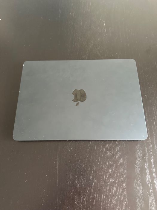 MacBook Air M2 (2022) 13" – 16GB RAM / 512GB SSD / Midnight – Performanță Apple fără ventilator