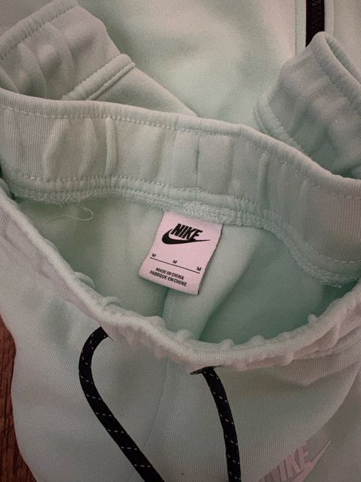 Nike tech fleece mint зелен анцунг tracksuit Оригинален!