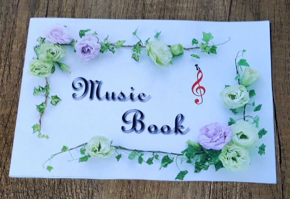 Нотная тетрадь для музыкальной мелодии