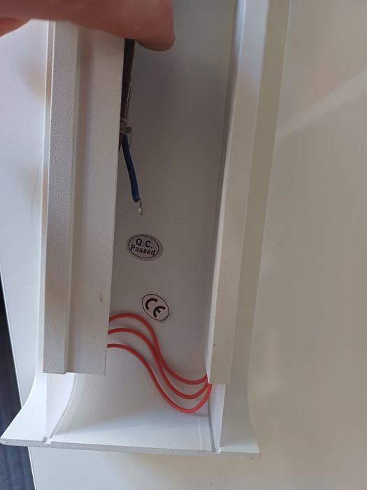 Lampă cu telecomandă nefuncțională