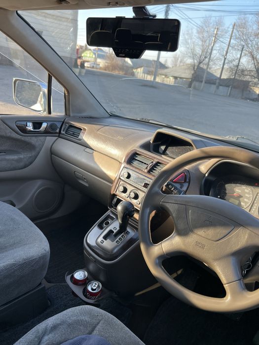 Mitsubishi chariot grandis