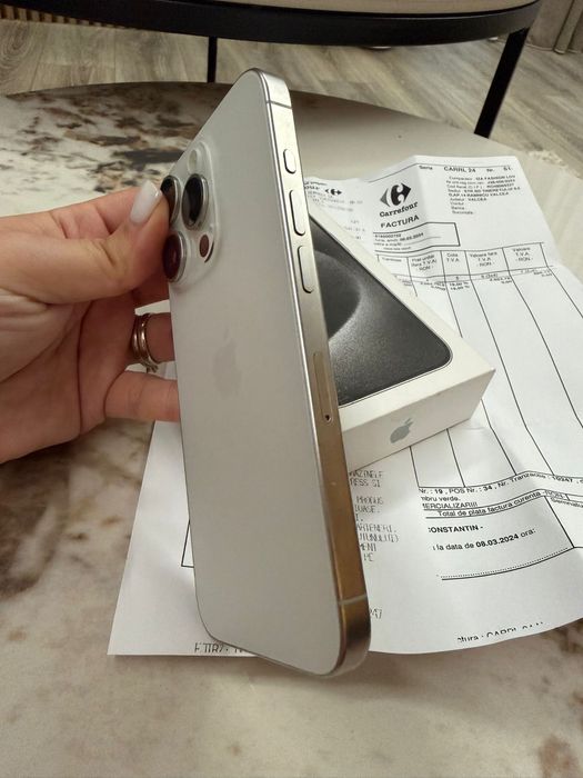 iPhone 15 pro 128GB White