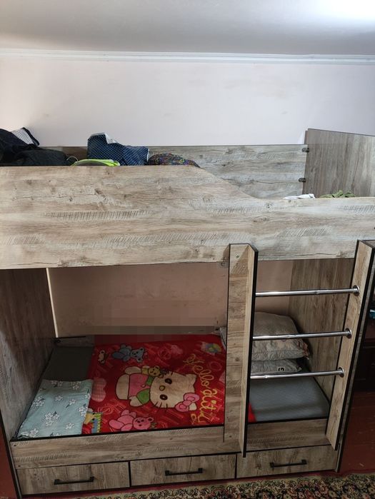 Б У       кровать