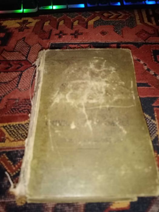 carti croitorie ,broderie ,arta romaneasca,romante vechi