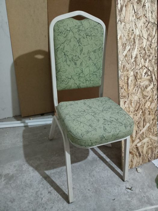 Комплект мягких стульев