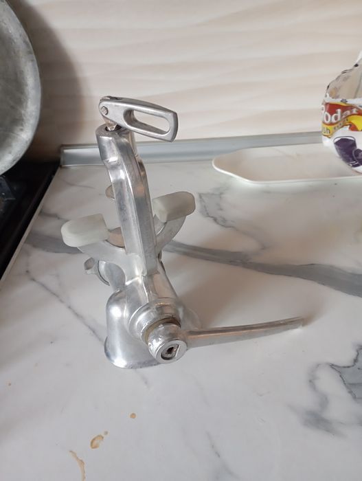 Мясорубка ручная