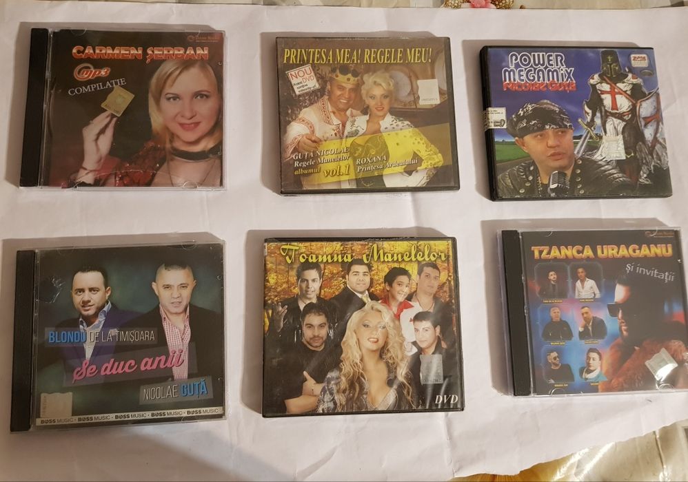 Casete si CD uri cu manele !