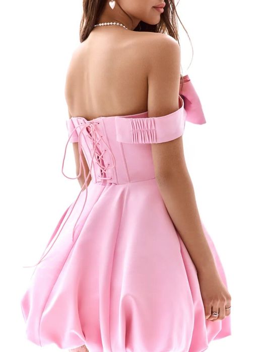 Платья вечерние)