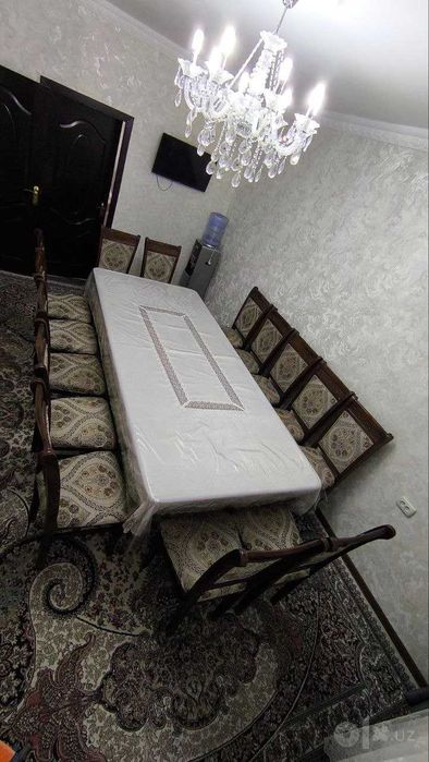 270×120 sm katta stol + 14 ta stul sotiladi