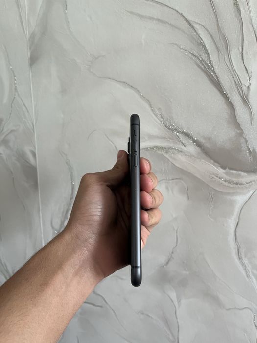 Продам iPhone 11 128gb в идеальном состоянии