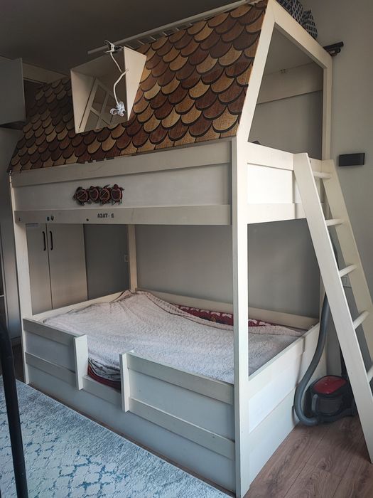 Кровать двухъярусная