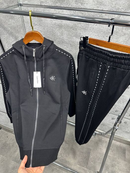 Trening barbati model 2025