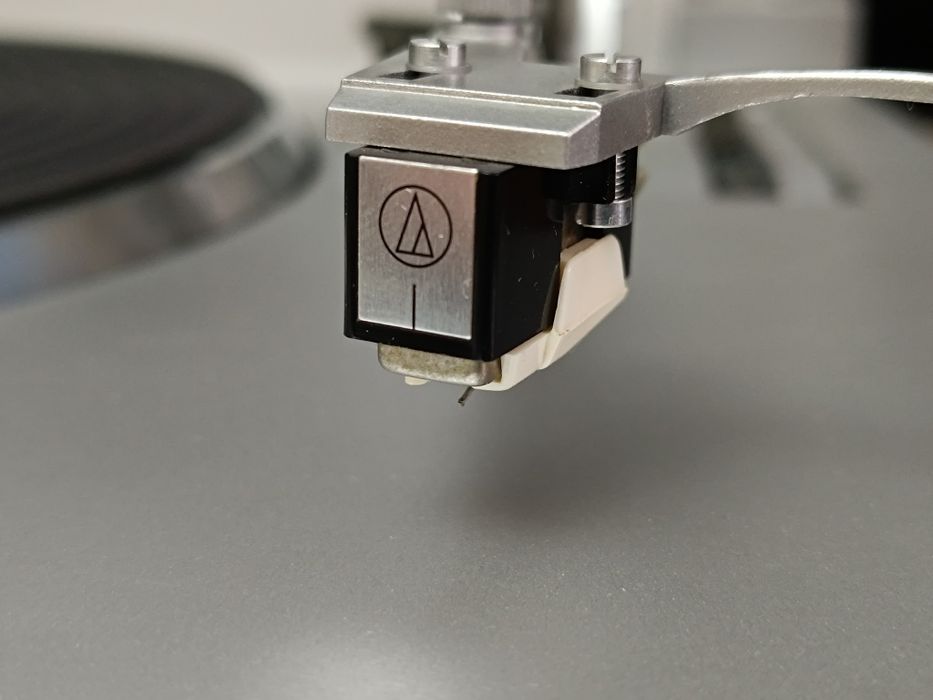 Проигрыватель винила JVC L-A 120