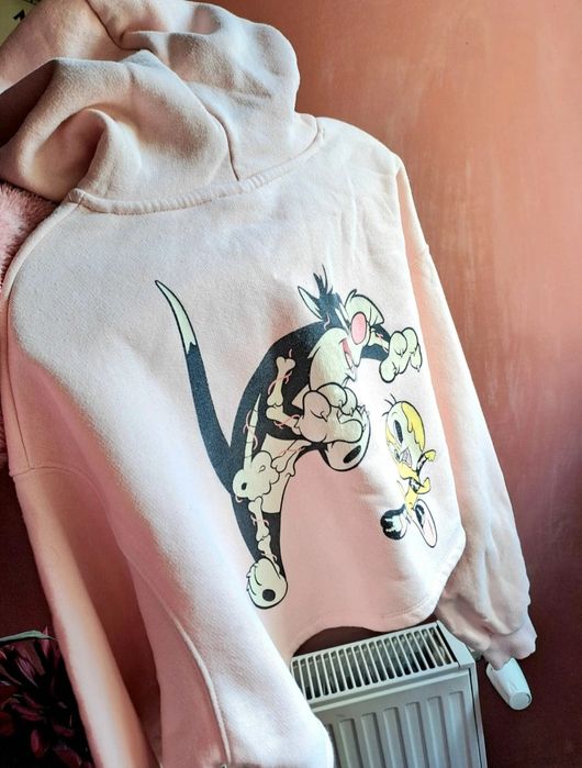 Hanorac scurt Bershka cu looney tunes