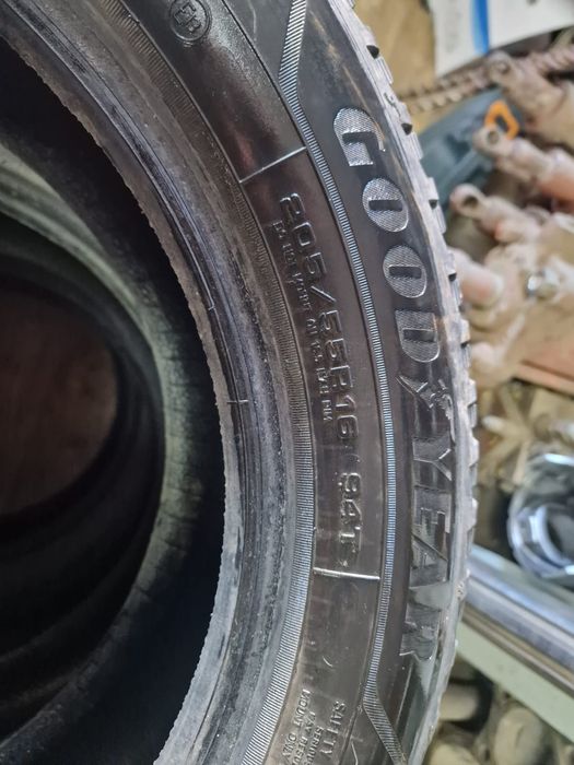 Продам Шину 205 55 R16