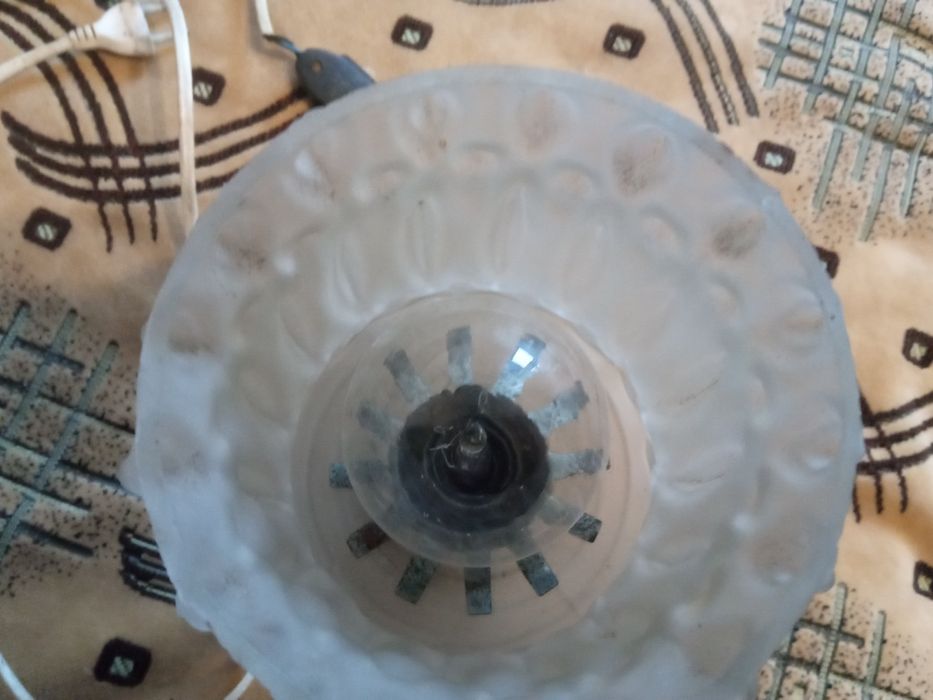 Vând  veioza din perioada comunista