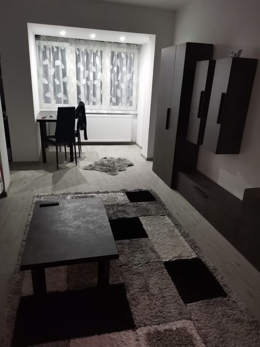 Inchirez garsoniera Hunedoara zona centrala