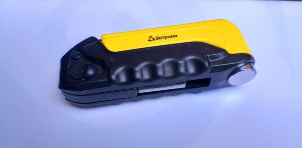 Мултиинструмент "Hinged" със 17 възможности