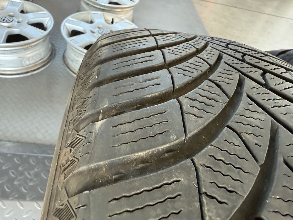 2бр. Зимни Гуми 215/65R/16 -SEMPERIT- DOT:4221- 4.5мм *60лв Комплект*