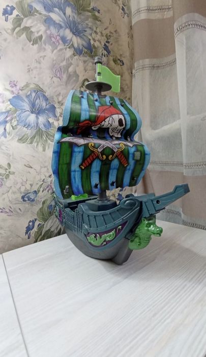 Продам музыкальный корабль.