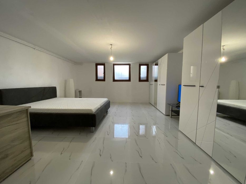 Proprietar inchiriez apartament - Piata Pleveni (langa facultati)