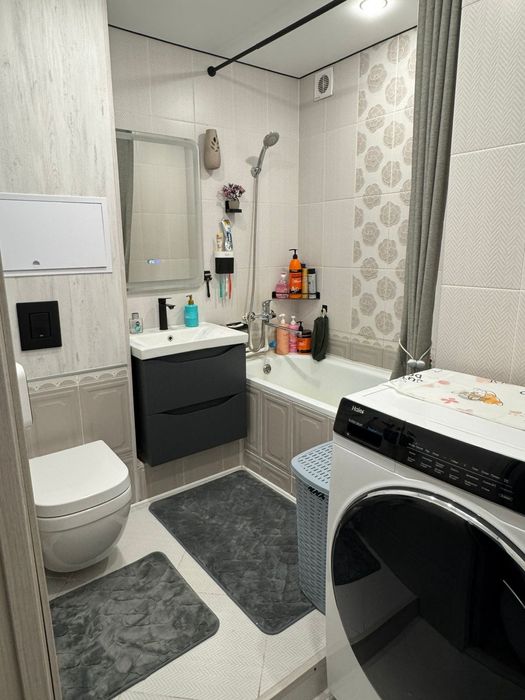 Продам 4 комнатную квартиру